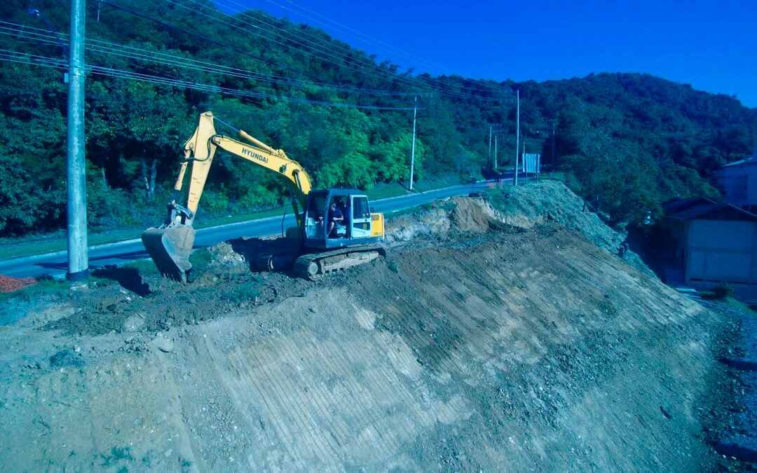 Obra Pref. de Bombinhas/SC